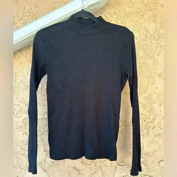Turtleneck, long sleeve shirt - Picture 1 of 4